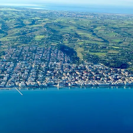 アパート Nouri Schoene In Direkter Strandnaehe, Schnelles Internet, Freies Parken, Nahe Flughafen