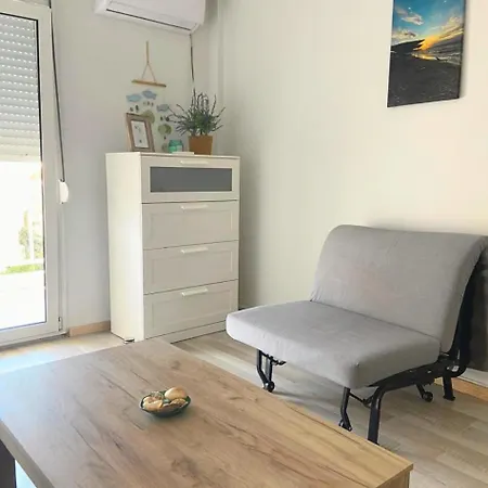 Nouri Schoene In Direkter Strandnaehe, Schnelles Internet, Freies Parken, Nahe Flughafen Appartamento